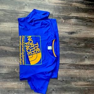 North face shirt size large